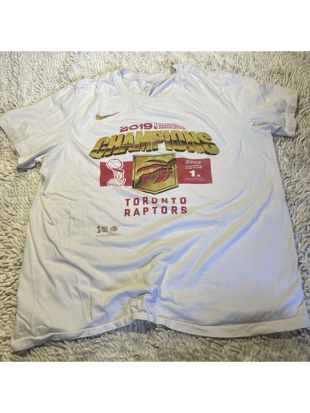 The Nike Tee XL White 2019 NBA Champions The Toronto Raptors T-Shirt